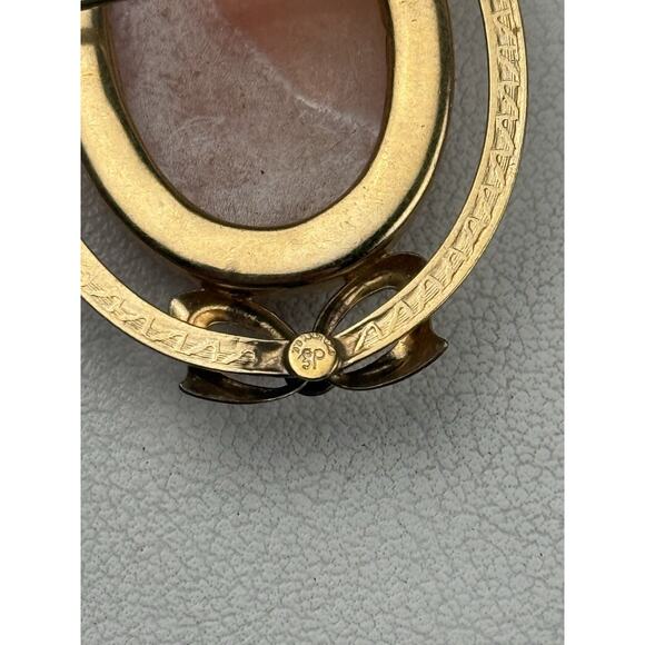 Vintage DE GF Gold Filled Shell Cameo Left Facing Brooch Bow - Picture 6 of 6